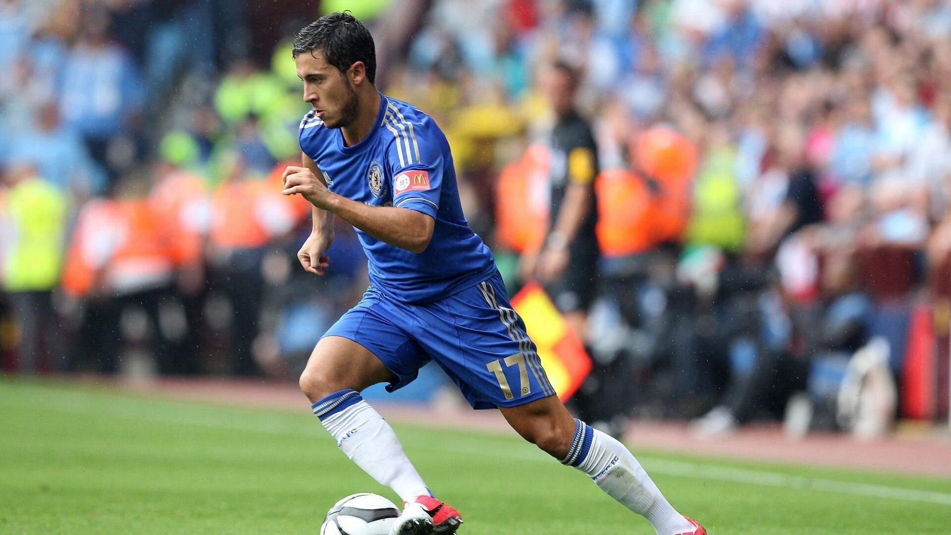 开云官方网站-激情与失控，阿森纳场边指挥怒斥，莫德里奇摔瓶抗议—一场战术博弈的缩影，激情与失控，阿森纳怒斥VS莫德里奇摔瓶——战术博弈的缩影